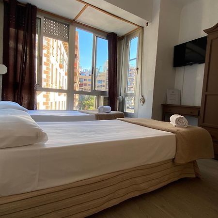 Latic Rooms Alicante Bagian luar foto