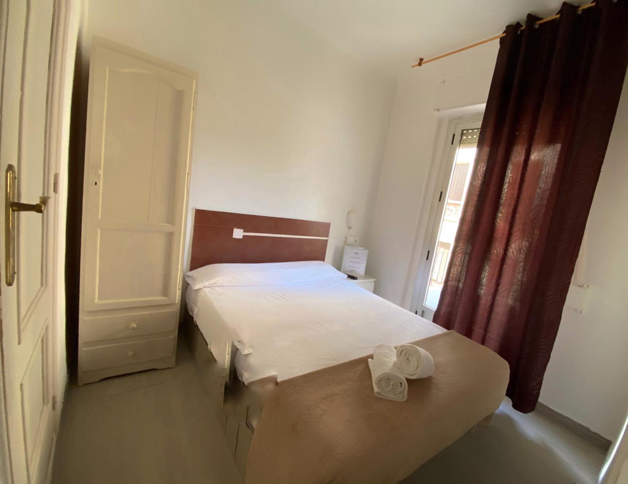 Latic Rooms Alicante Bagian luar foto