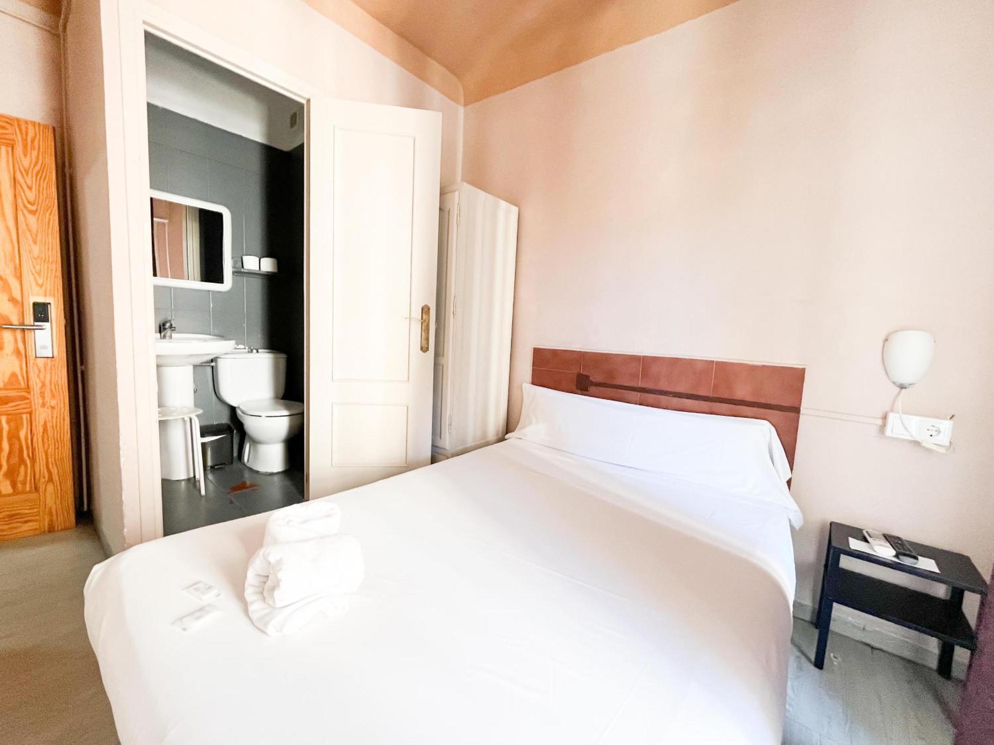 Latic Rooms Alicante Bagian luar foto