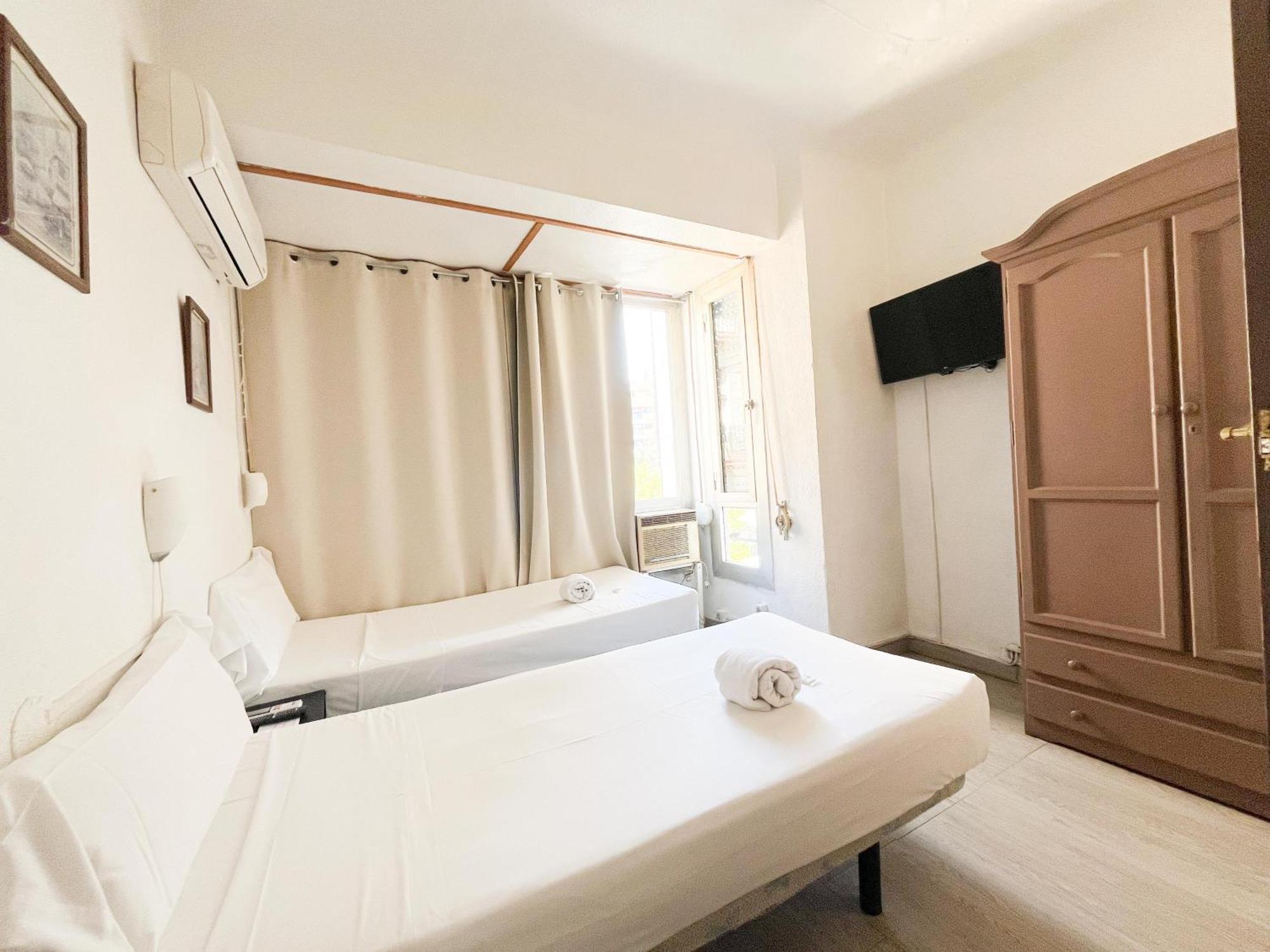 Latic Rooms Alicante Bagian luar foto