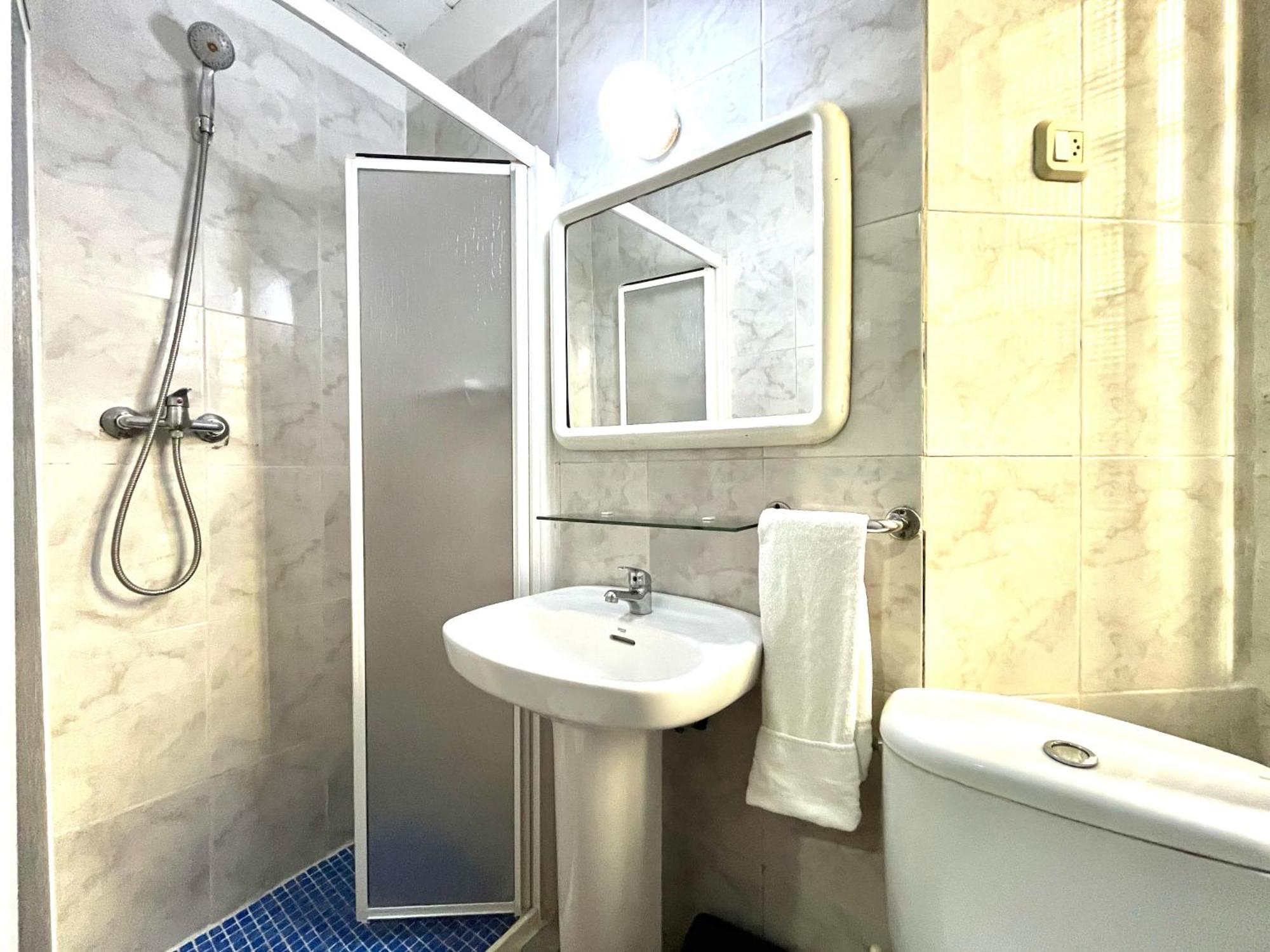 Latic Rooms Alicante Bagian luar foto