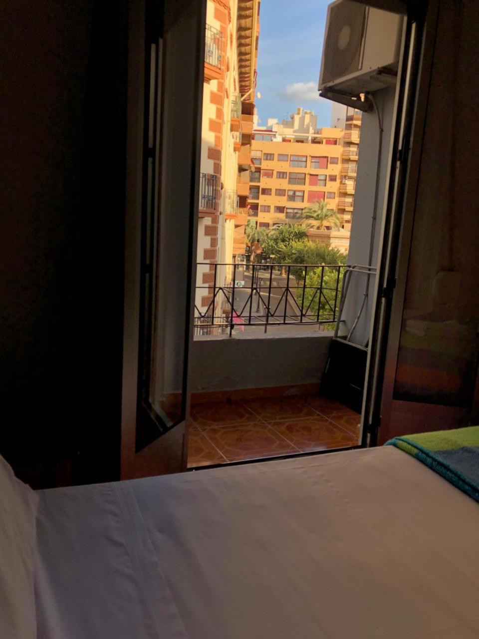 Latic Rooms Alicante Bagian luar foto
